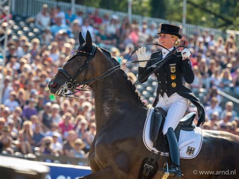 Her husband max von bredow has competed in eventing at national level in germany. 'Dat zo'n gekke week zó zou eindigen had ik niet gedacht ...