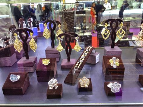 Jewelry News Network A Treasure Of Jewelry At The Hong Kong Fair