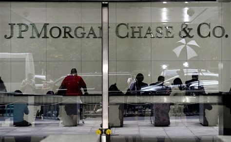 j p morgan to pay 55 million to settle with u s over alleged discrimination against minority