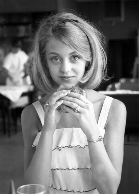 Goldie Hawn At 19 Rnostalgia
