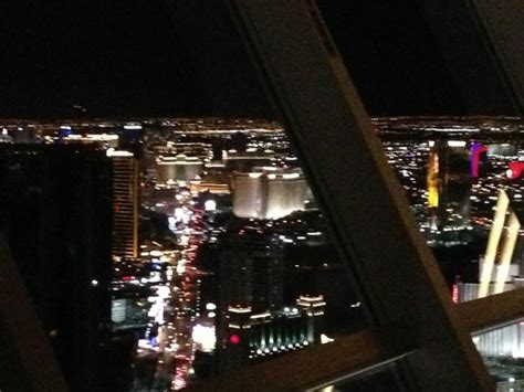 Vue Picture Of Top Of The World Restaurant At The Stratosphere Las