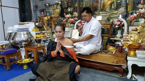 ตบสาวไทยชื่อดัง 'อรอุมา สิทธิรักษ์' สักยันต์5แถว อ.หนู กันภัย ก่อนเริ่มธุรกิจ