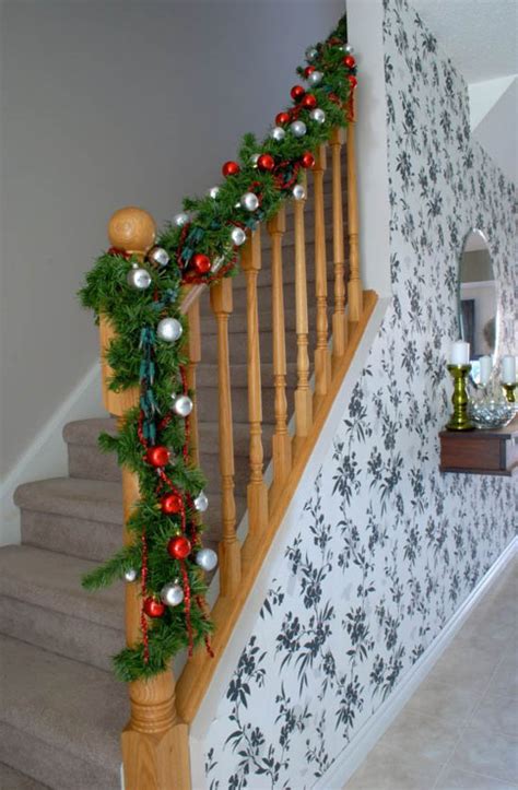 In my quest to try and have some natural christmas decorations added to my usual stuff, i decided that christmas garlands should be natural too. 40+ Christmas Garland Decorating Ideas - All About Christmas