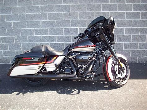 Sure beats getting the whole bike done, even though i have seen some awsome paint jobs on bikes. 2018 Harley-Davidson® FLHXS Street Glide® Special (Factory ...