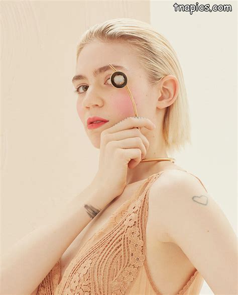 Grimes Nude And Topless Pics The Fappening
