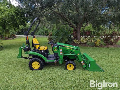 2018 John Deere 1025r Mfwd Compact Utility Tractor W120r Loader