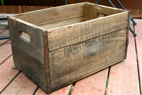 The Little Backyard Farm Diy Repurpose A Vintage Wooden Box