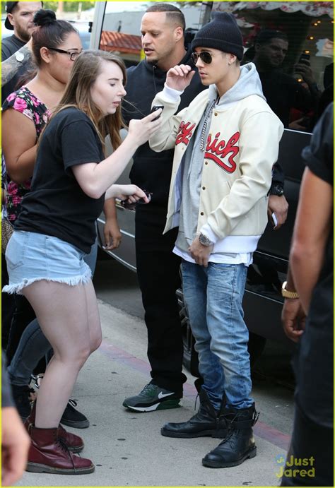 justin bieber was caught lookin fly while shopping photo 674311 photo gallery just jared jr