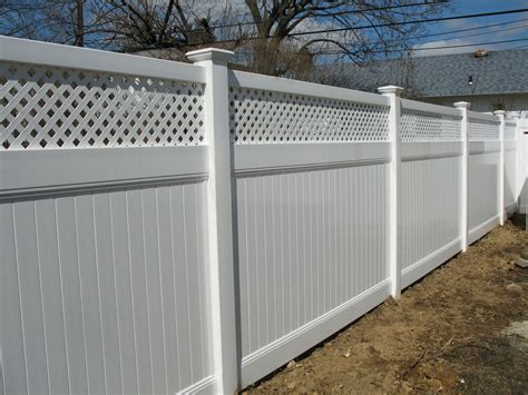 white pvc vinyl ft lattice top privacy fence  complete  posts caps ebay