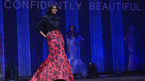 Cette Candidate à Miss Minnesota A Défilé En Hijab Et En Burkini Trace
