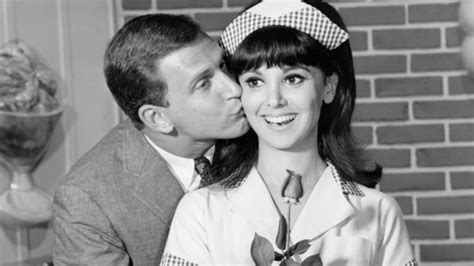 see marlo thomas from “that girl” today at 84 — best life