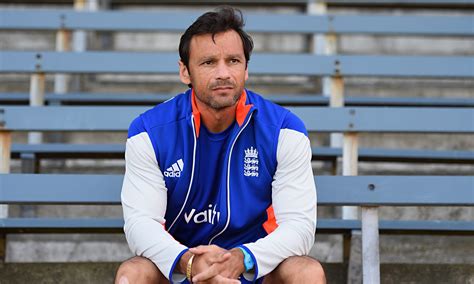 Mark Ramprakash Provides Englands Outcasts With A Reassuring Presence Sport The Guardian