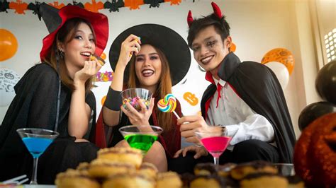 How To Celebrate Halloween At Work With An Office Party