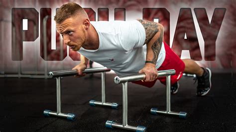 Wer effektiv seine brust zu hause trainieren möchte, benötigt dafür nur zwei kurzhanteln und eine faltbare. PUSH DAY für Zuhause (Brust / Trizeps Trainingsplan mit ...