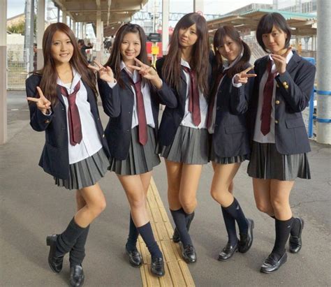【画像】一緒に混ざりたい女子高生の集合写真 School Girl Costume Preety Girls School Girl
