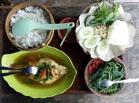Indonesia juga memiliki berbagai makanan sehat dan murah berikut ini. Harga Menu Masakan Depot Citra Blora : Kriuk Renyah Soto Klethuk Yang Unik Dari Blora / Tersedia ...