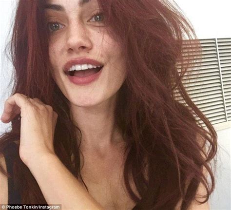 Makeup Free Phoebe Tonkin Debuts Her New Fiery Hair Colour Phoebe