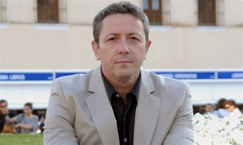 In addition to fiction, he has also written essays, literary criticism, and journal. ¿Será Alonso Guerrero, exmarido de Letizia, líder de ...