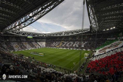 The juventus stadium was constructed in 2011 and has a capacity of 40,000. Allianz s'offre le Juventus Stadium • OStadium.com