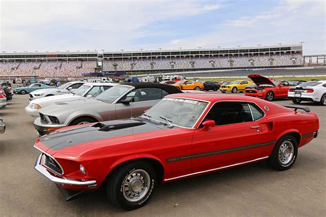 Classic Mustangs See Vintage Pony Cars From The 55 Years Of Mustang Show