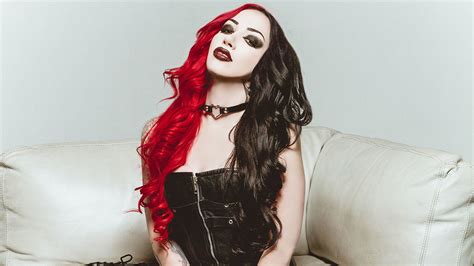 Famous Firsts Ash Costello On Loving No Doubt And Playing To Rednecks