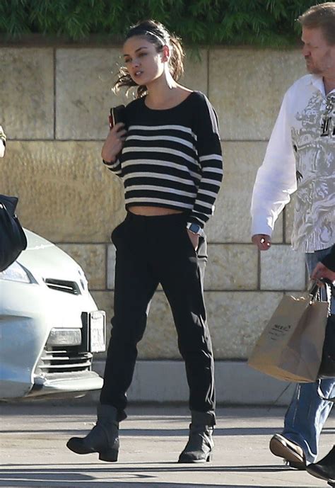 Mila Kunis Casual Style Out In La November 2015 Celebmafia