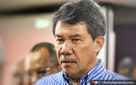 Timbalan presiden umno, datuk seri mohamad hasan, berkata semua kerusi umno adalah milik parti itu dan ia tidak akan sesekali dilepaskan. Addin: Tembelang MCA Pecah