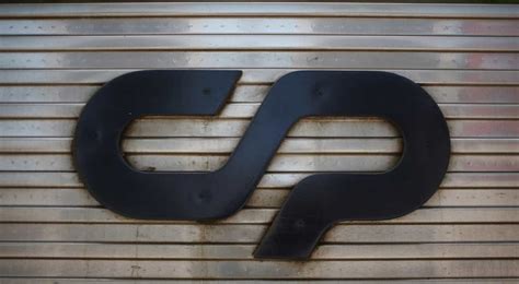 A paralisação nacional tinha sido convocada para protestar contra o incumprimento de dois acordos que o governo fez com este sindicato, o primeiro em setembro de 2017, que visava recrutar 88 trabalhadores para a. CP avisa sobre perturbações na circulação de comboios por motivo de greve na quinta-feira