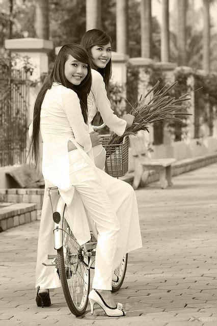 Duets Sisters Twins And Groups Of Two In Art And Photos Bike Riding Ao Dai Fashion Fashion
