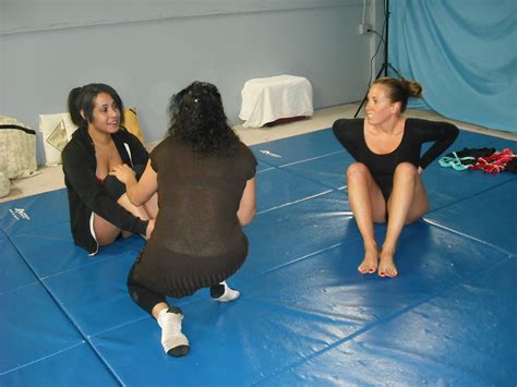 FEMCOMPETITOR MAGAZINE Where The Elite Compete Isamar Gutierrez A Wrestler With All The