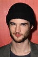 Pin by Zahra'a Alatwany on توم ستوريدج Tom Sturridge (With images ...