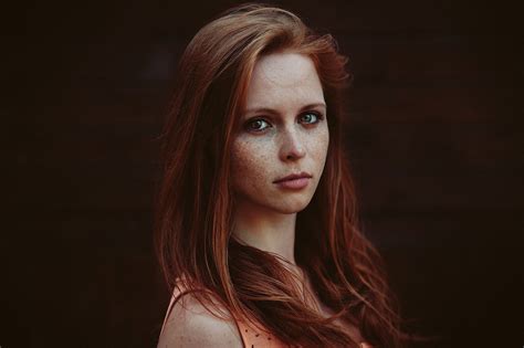 Bare Shoulders Face Portrait Depth Of Field Brunette Looking At Viewer Women