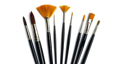 9 Of The Best Paint Brushes For Artists Of All Skill Levels In 2022