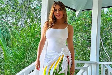 Sofia Vergara Continues To Look Stunning Her Latest Swimming Costume