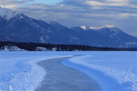 This Frozen Lake In Bc Has The Longest Skating Pathway In The World