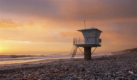Torrey Pines Lifeguard Tower At Sunset Photograph By William Dunigan