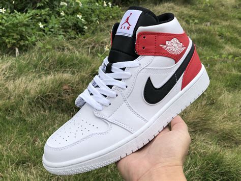 Air jordan 1 mid color: Air Jordan 1 Mid "Chicago" Red White Black Cheap Sale