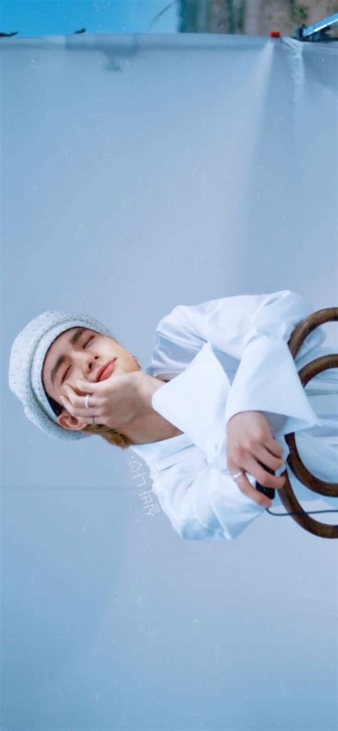 Jeongin | stray kids twitter → cr. Hyunjin wallpaper em 2020