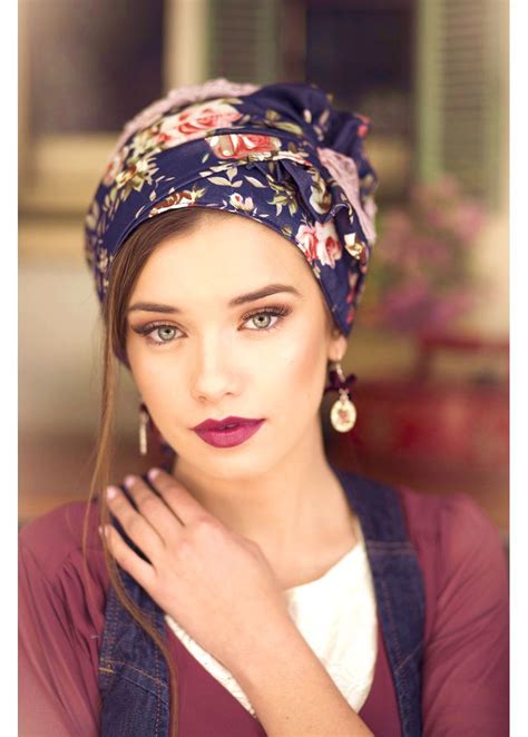 27 Head Scarf Wrap Styles Anyone Can Try Preppy Chic Schal Frisuren