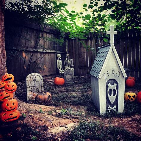 50 nightmare before christmas quotes. DIY Zero tombstone | Christmas projects diy, Nightmare ...