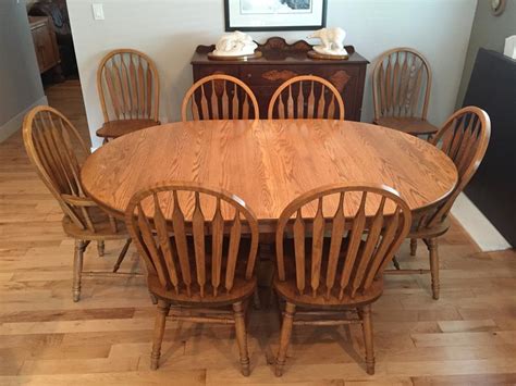 Rd3 item condition is `used`, please refer to sale terms tab for definition. Oak Dining Room Table and 8 Chairs Malahat (including Shawnigan Lake & Mill Bay), Victoria - MOBILE