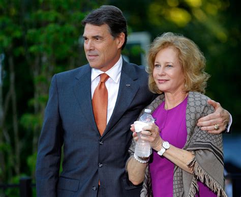 Perry The Latest Presidential Candidate To Sign Marriage Pledge