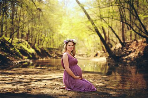 Maternity Creek Creek Maternity Maternity Photo Session Outdoor