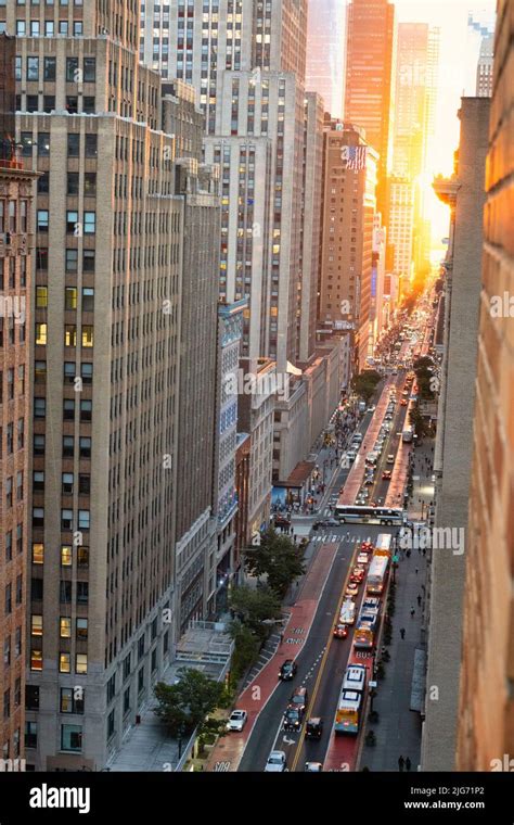 Manhattanhenge Sunset Event On 34th Street In New York City Usa 2022