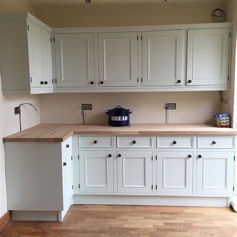 Kitchen cupboard paint gives your kitchen the makeover that you want at a mere fraction of the cost of a renovation. Pale powder kitchen | Farrow and ball kitchen, Kitchen ...