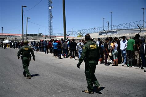 Nearly 150000 Migrants Amass In Us Mexico Border As Title 42 Nears
