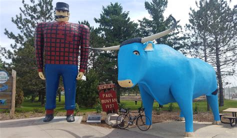 Tour Minnesotas Giant Roadside Attractions From Jolly Green Giant To