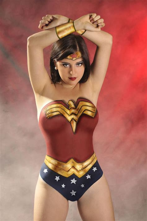 Buzwuz Female Superheroes In Body Paint Dc Cosplay Cosplay Girls