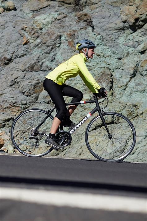 It's half the price of some hybrid bikes, so make sure you check out our b'twin triban 500 flat bar bicycle review before. Btwin Triban 500 FB Road Bike - Black/White/Orange (2017 ...