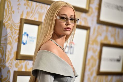 Iggy Azalea Says Nude Pictures On Instagram Are A Creative Outlet